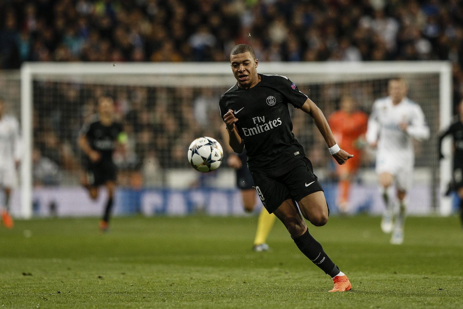 斯图加特0-0霍芬海姆，两队各拿一分（斯图加特与霍芬海姆互交白卷，各取一分）