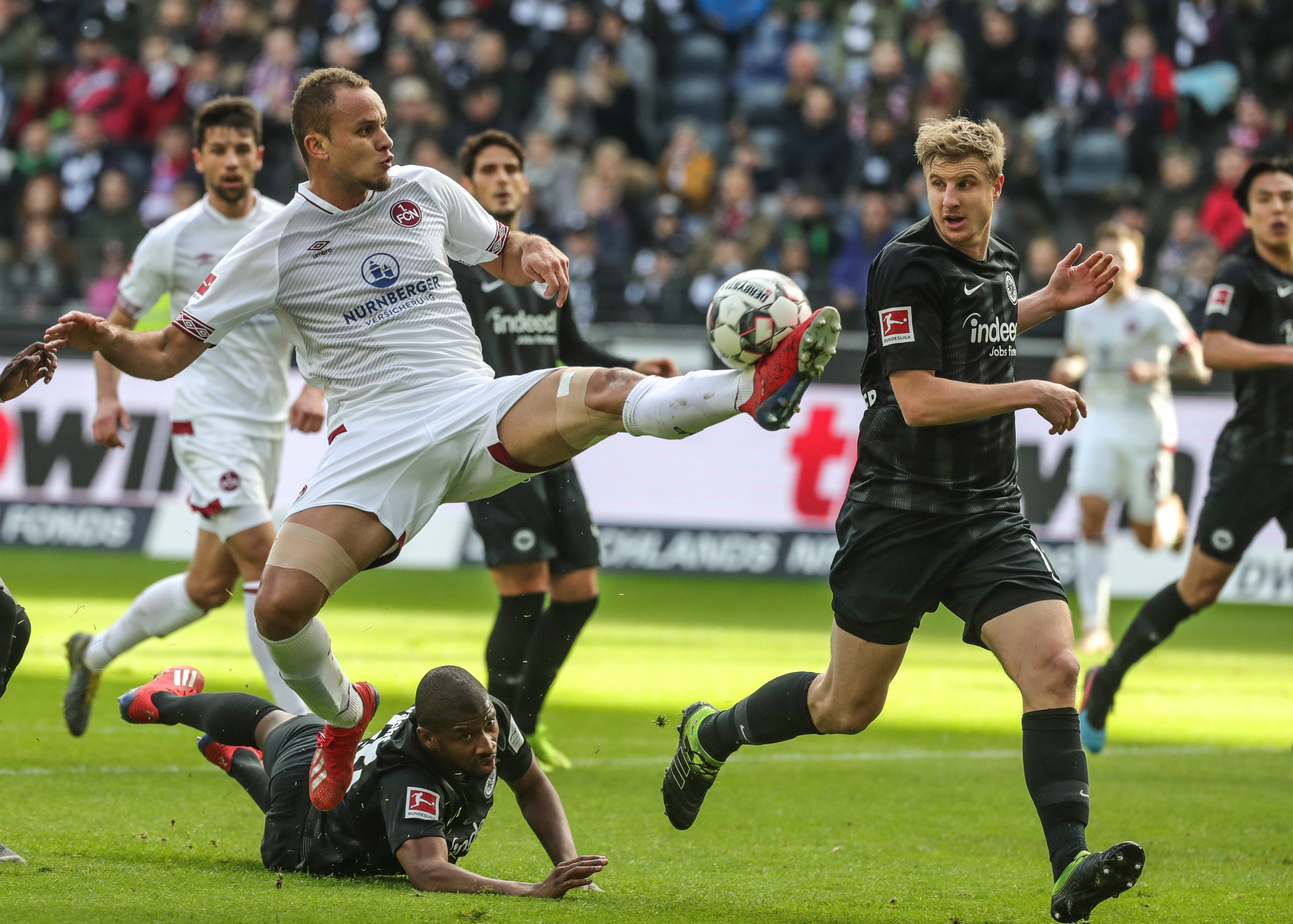 意媒：萨里要求拉齐奥冬窗买中场，梦想得到弗拉泰西（意媒：萨里盼拉齐奥冬窗补强中场，首选弗拉泰西）