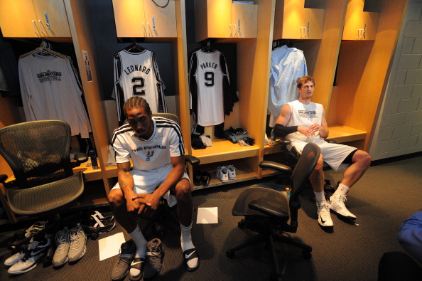 库里谈复出：感觉非常好，康复期间很单调很开心能参加训练（库里谈回归：状态极佳，康复枯燥，如今能参与训练倍感欣喜）