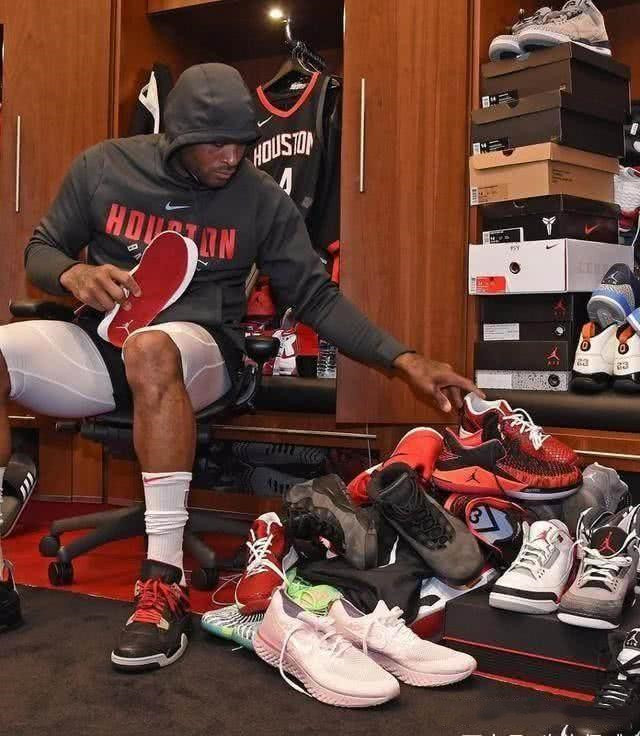 阿莱格里：普利希奇能上但福法纳不行；好奇亚沙里的运动能力（阿莱格里：普利希奇可出场，福法纳无缘；好奇亚沙里的运动能力）