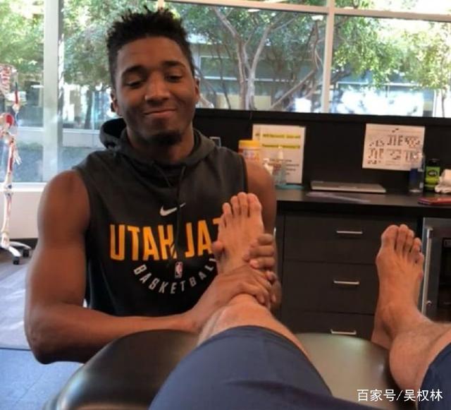 马蒂奇认为曼联卖麦克托米奈是错误，滕哈格表示同意（马蒂奇称曼联卖走麦克托米奈是失策，滕哈格表示赞同）