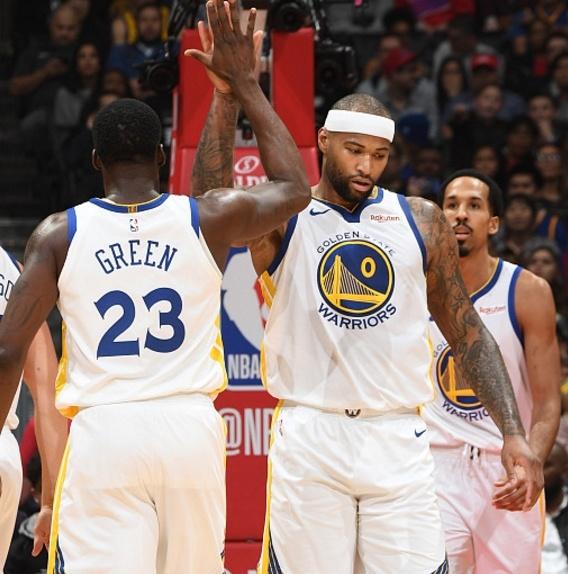 荷甲战报：克拉森世界波，莫基奥破门，阿贾克斯2-0费耶诺德（阿贾克斯2比0力克费耶诺德：克拉森轰世界波，莫基奥建功）