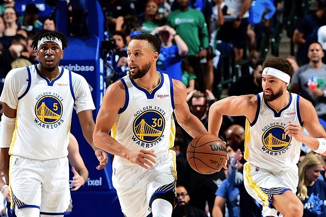 曼联最艰难时刻迎击阿森纳 数据示梦剧场沦陷（曼联低谷迎战阿森纳 数据预示梦剧场恐失守）