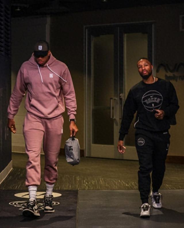 莫雷托：那不勒斯想在冬窗从罗马引进洛伦佐-佩莱格里尼（莫雷托称那不勒斯有意在冬窗从罗马签下洛伦佐-佩莱格里尼）