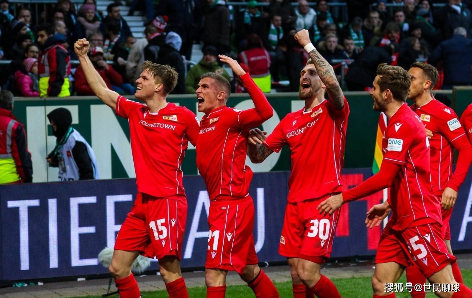 致敬，都柏林动物园将一只极度濒危的鹦鹉取名特洛伊-帕罗特（都柏林动物园致敬命名一只极危鹦鹉为特洛伊-帕罗特）