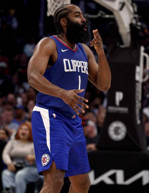 中超：上海海港主场4-1击败深圳队（中超联赛：上海海港主场4比1力克深圳队）