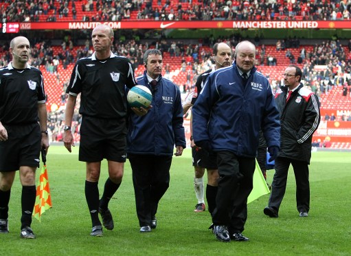 张陈治锋表现卓越，助力球队取得胜利（张陈治锋发挥出色，带领球队取胜）