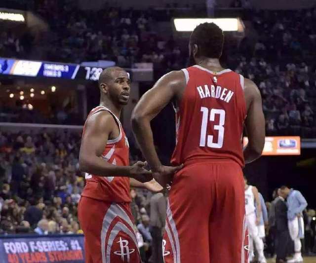 环球足球奖2025年度最佳球员候选：姆巴佩在列，巴黎8人入选（2025环球足球奖年度最佳球员候选名单出炉：姆巴佩在列，巴黎共8将入围）