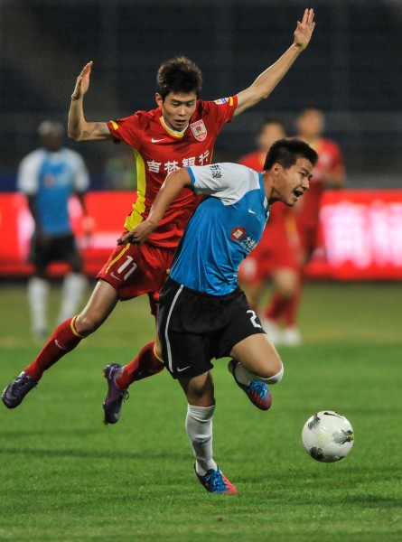 大卫路易斯：在切尔西我和孔蒂经常争吵，后来他曾邀我去那不勒斯（大卫路易斯：在切尔西常与孔蒂争执，随后他曾邀我赴那不勒斯）