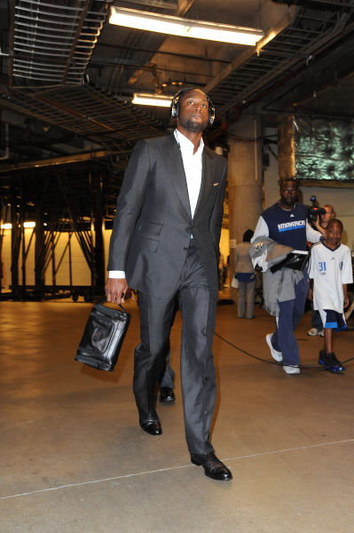 英格拉姆空砍31分，连续两场收获30+，但猛龙均落败（英格拉姆空砍31分连两场30+，猛龙两战皆负）