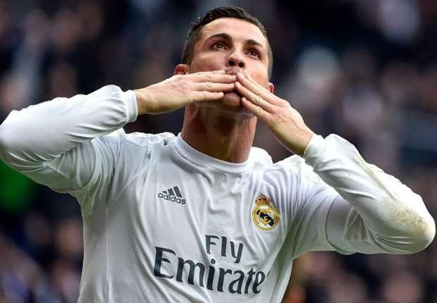 为国出战14次打进1球，尹鸿博获得印有19号的国足纪念球衣（尹鸿博获19号国足纪念球衣：14次出场贡献1球）