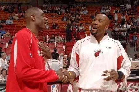 颠覆认知！唐斯当选NBA半决赛尼克斯最佳防守球员（意外之选！唐斯荣膺尼克斯NBA半决赛防守最佳）