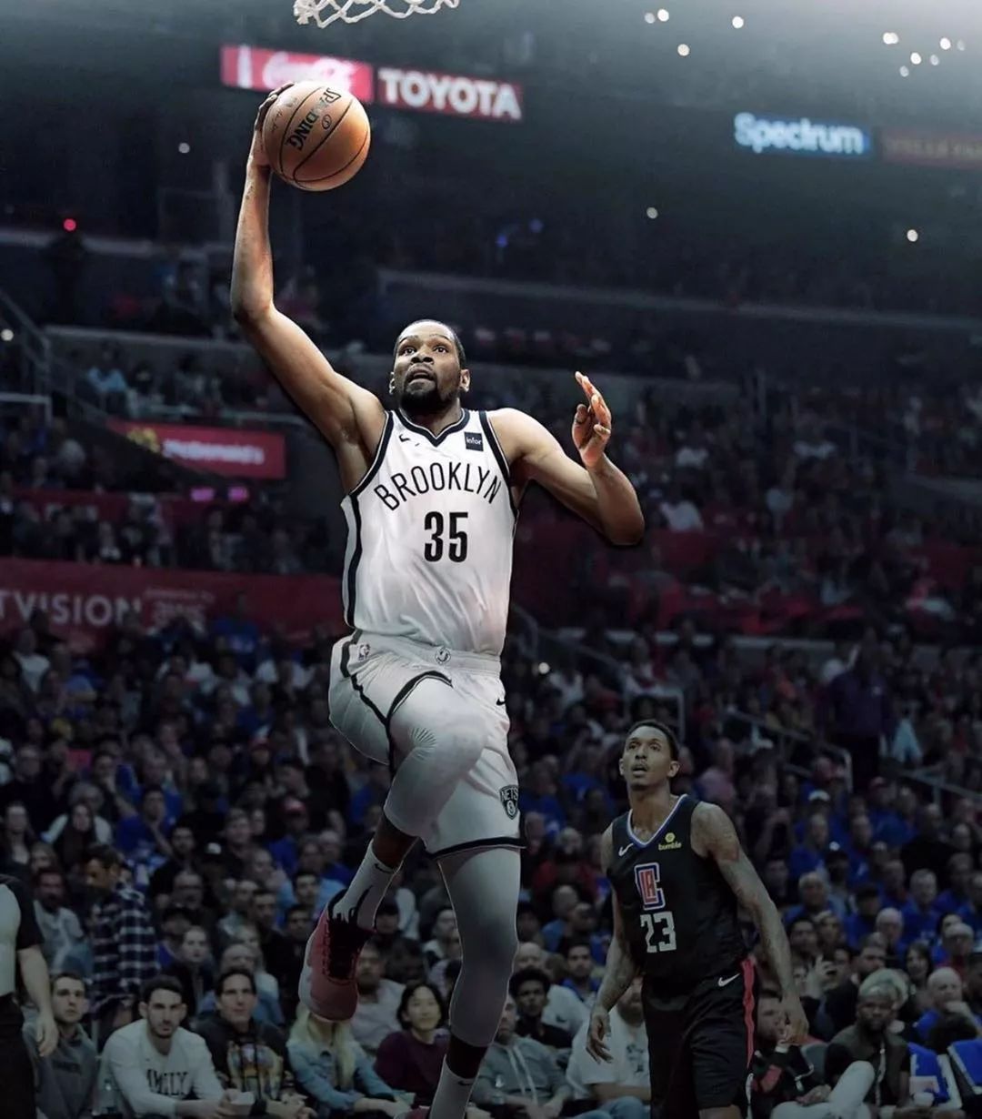 德罗西取热那亚生涯首胜，率队时隔239天再次意甲主场赢球（德罗西首胜热那亚，率队时隔239天再度在意甲主场取胜）