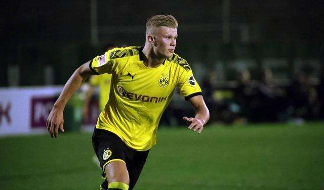 足球世界杯亚洲区最新赛事分析（足球世界杯亚洲区最新赛况解析）