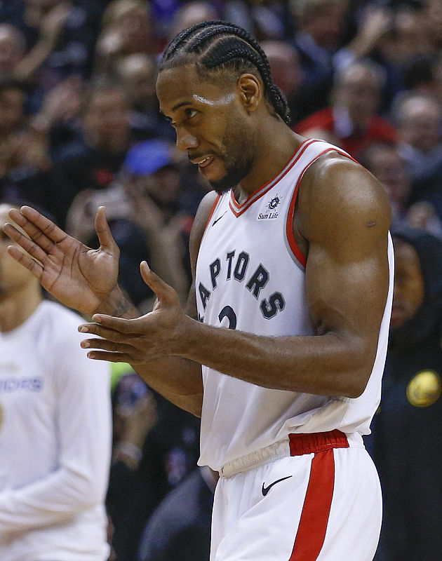 一日英超动向：曼联利物浦难兄难弟，阿森纳领跑态势不可阻挡（英超今日观察：曼联与利物浦同陷低迷，阿森纳强势领跑难以撼动）